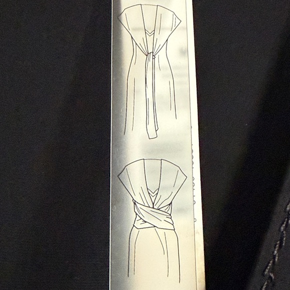 NWT Elie Tahari Black Matte Jersey Wrap Sash Midi Dress Cap Sleeve V Neck M $428 - Picture 4 of 4